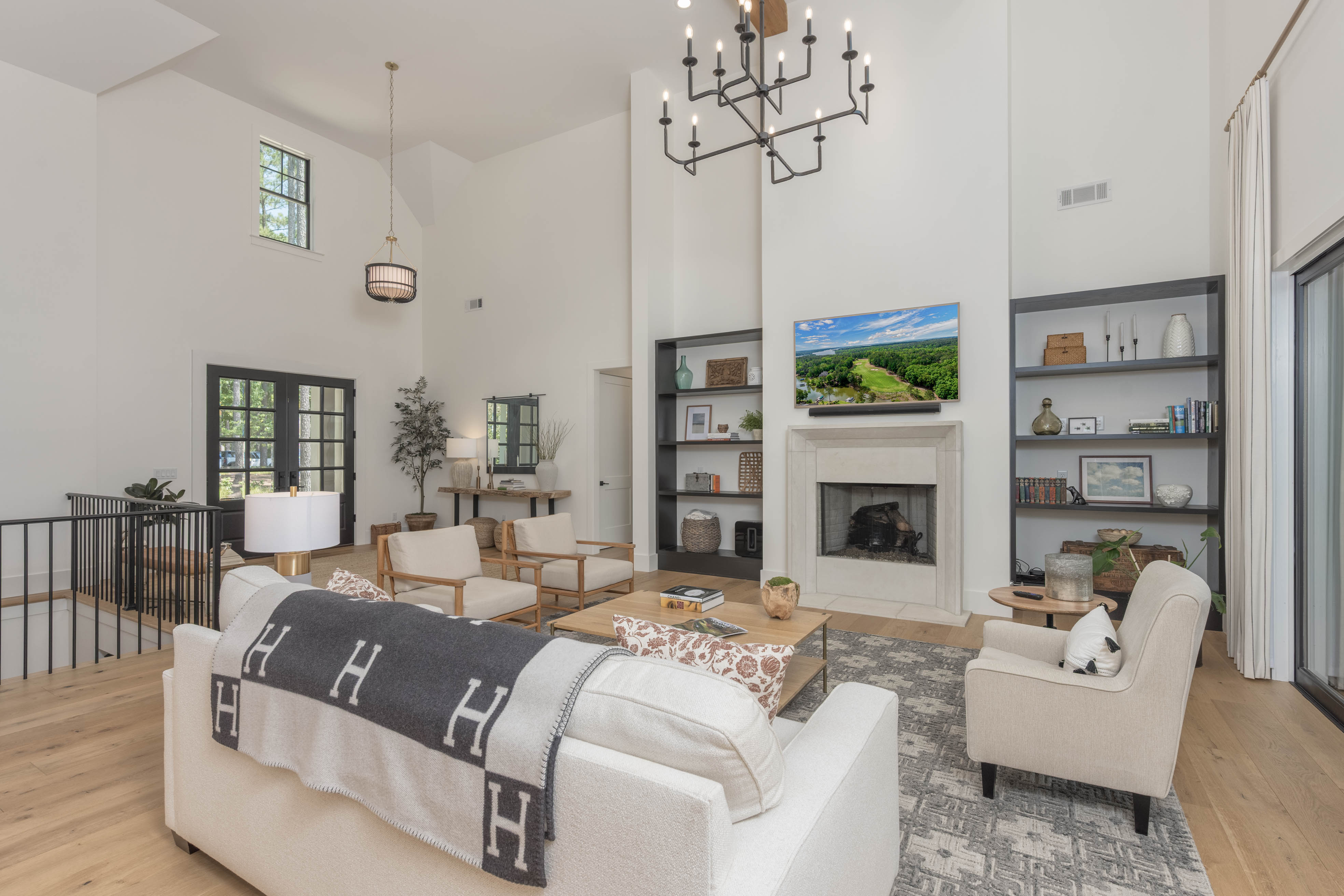 1041 Holt's Ferry image 9